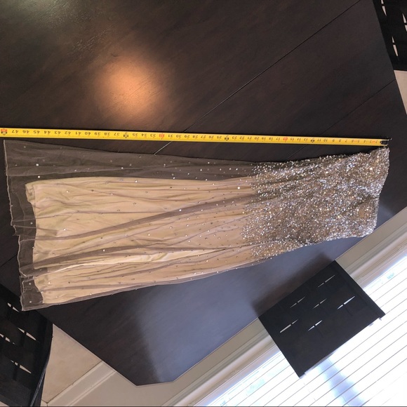 Beautiful ball, prom or formal gown - Picture 3 of 8